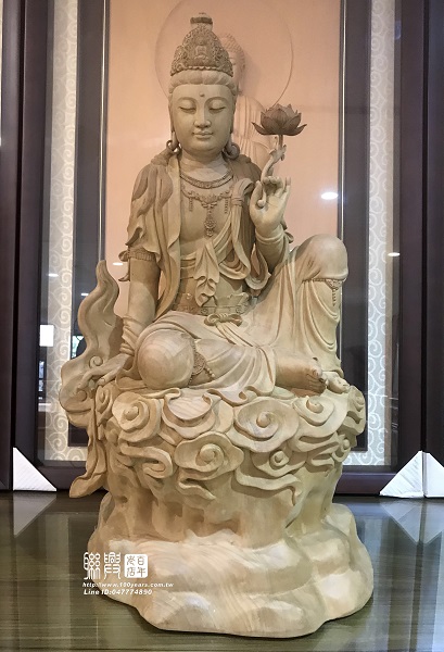 2.2尺金絲楠木水雲自在觀音 1
