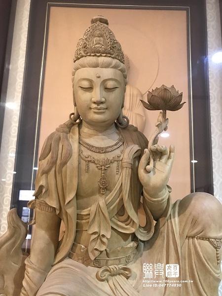 2.2尺金絲楠木水雲自在觀音 2