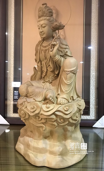 2.2尺金絲楠木水雲自在觀音 3