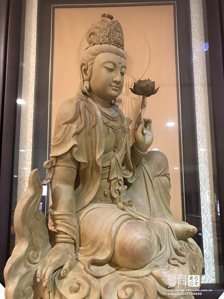 2.2尺金絲楠木水雲自在觀音 6
