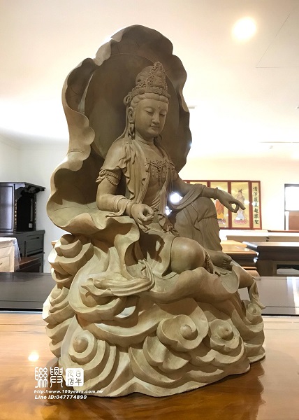 2.2尺金絲楠木蓮葉悠然觀音 4