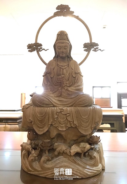 2.2尺金絲楠木祥雲正體觀音 1