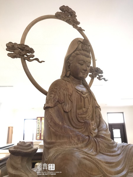 2.2尺金絲楠木祥雲正體觀音 6