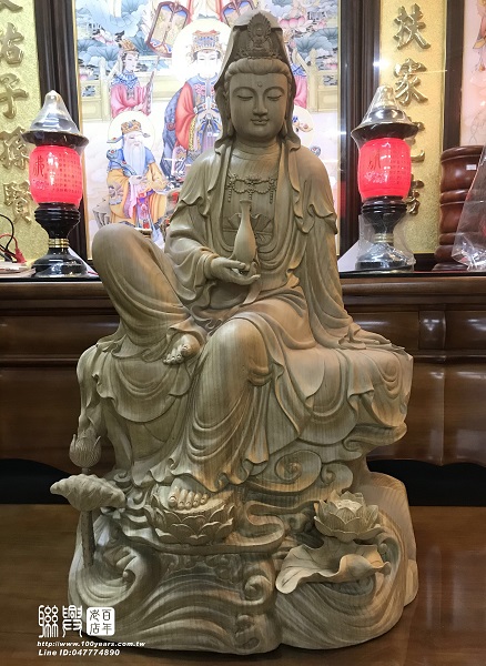2.2尺金絲楠木岩台悠然觀音 1