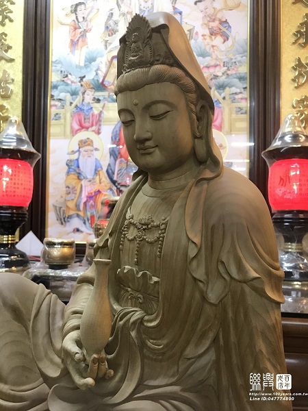 2.2尺金絲楠木岩台悠然觀音 3