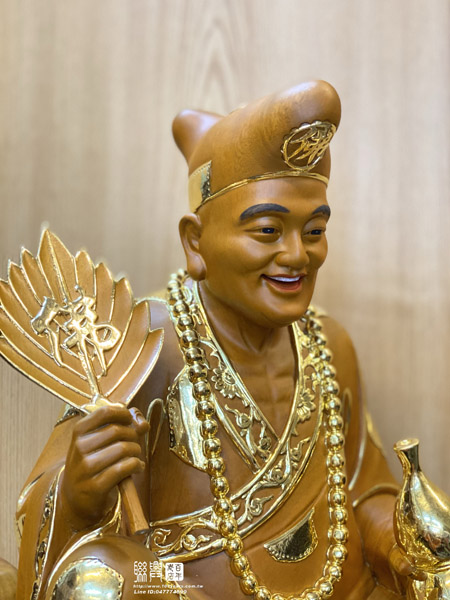 客製尺六樟木濟公禪師踏龍踩甕 5