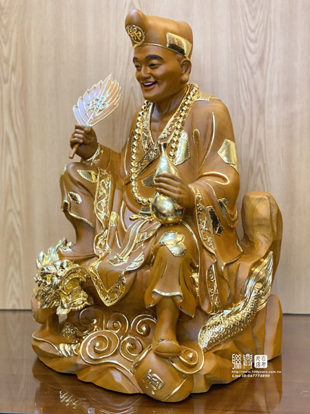 客製尺六樟木濟公禪師踏龍踩甕 3