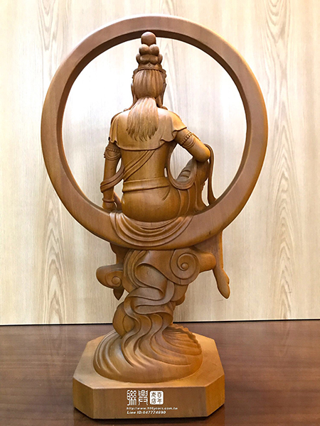 梢楠水月圓滿觀音 7