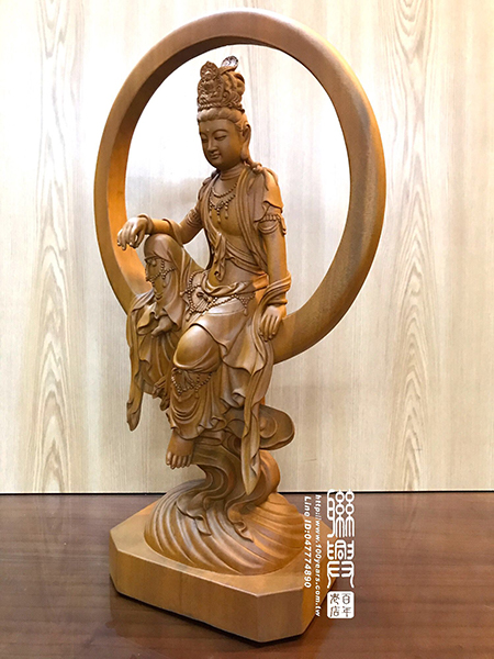 梢楠水月圓滿觀音 3