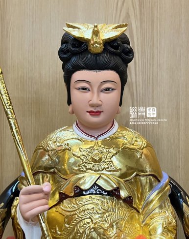 年輕母娘持杖持壽桃安金彩繪 3