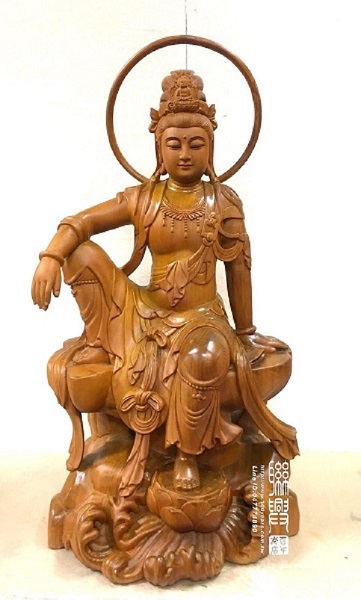 尺六檜木悠然自在觀音